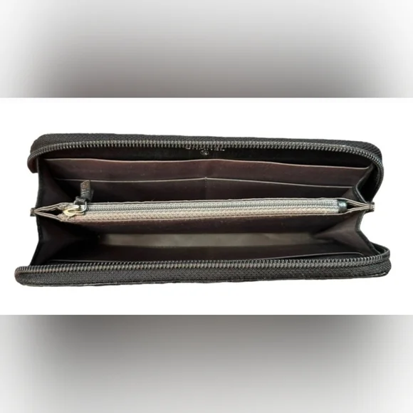 CHANEL Precious Symbols Black Patent Quilted Leather Zippy Wallet - Picture 7 of 13